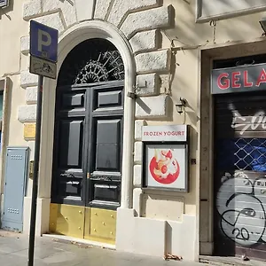 Merulana: A Due Passi Dal Colosseo Apartment Rome